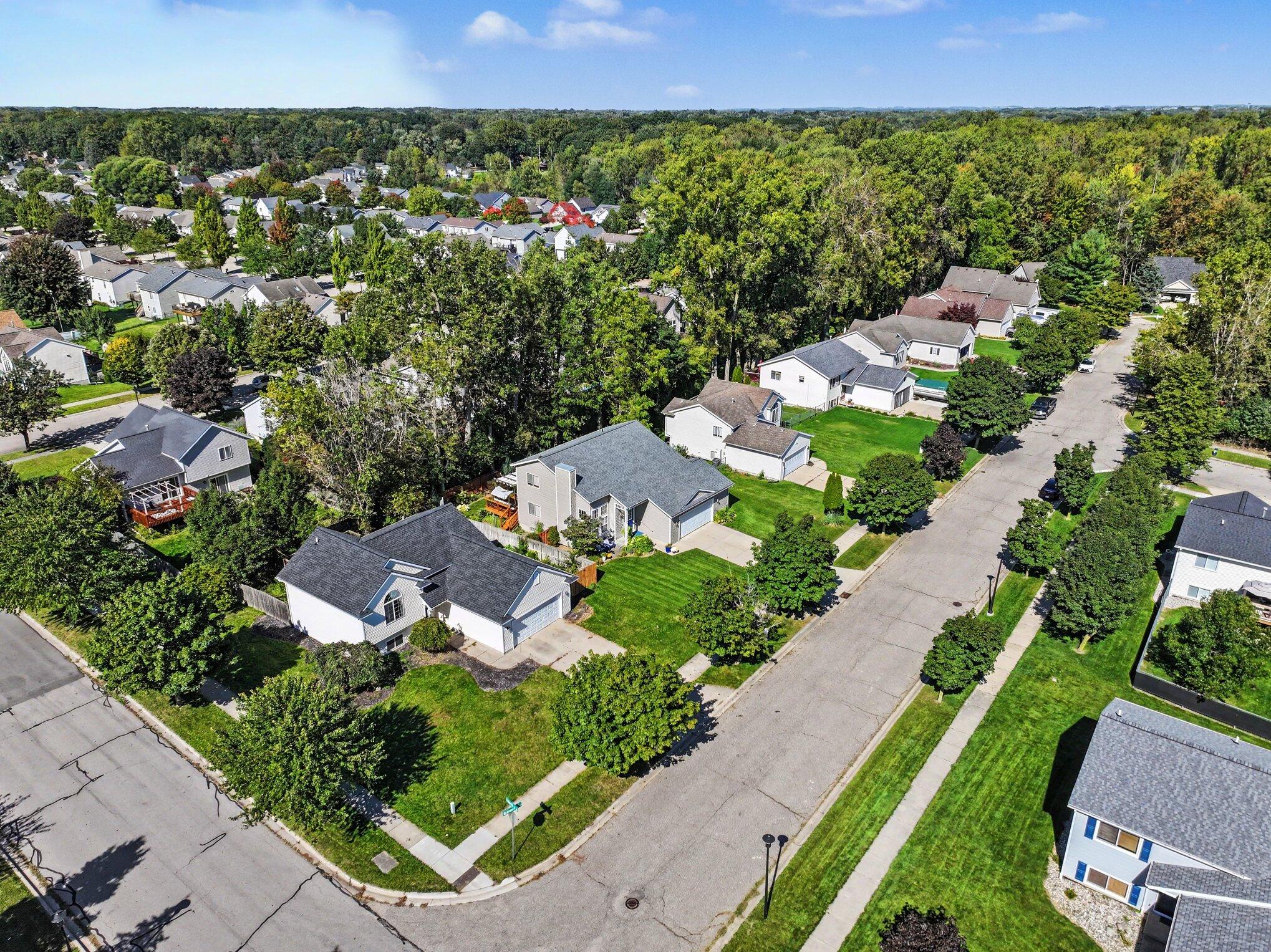 617 Avanti Street NW Grand Rapids MI 49504