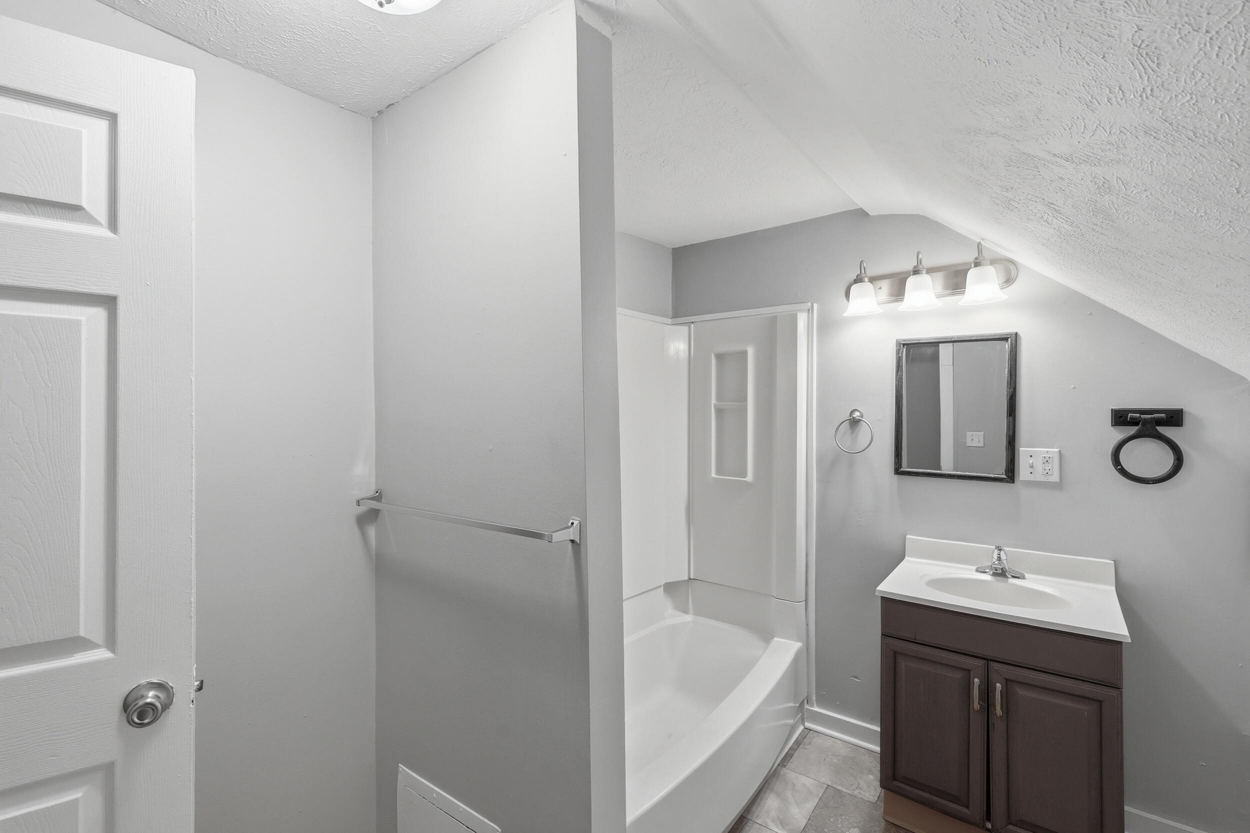 1128 Sigsbee Street SE Grand Rapids MI 49506