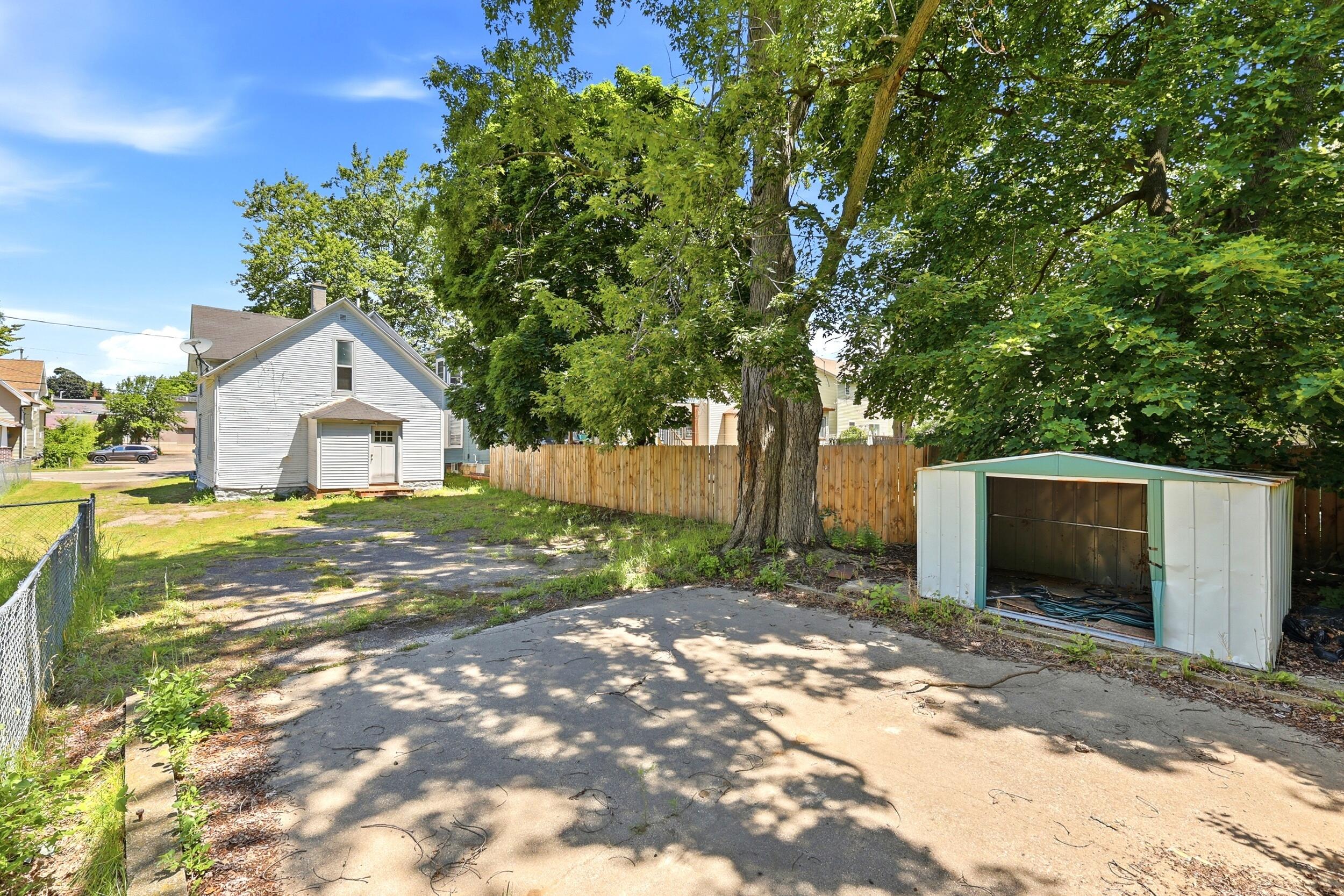 1128 Sigsbee Street SE Grand Rapids MI 49506