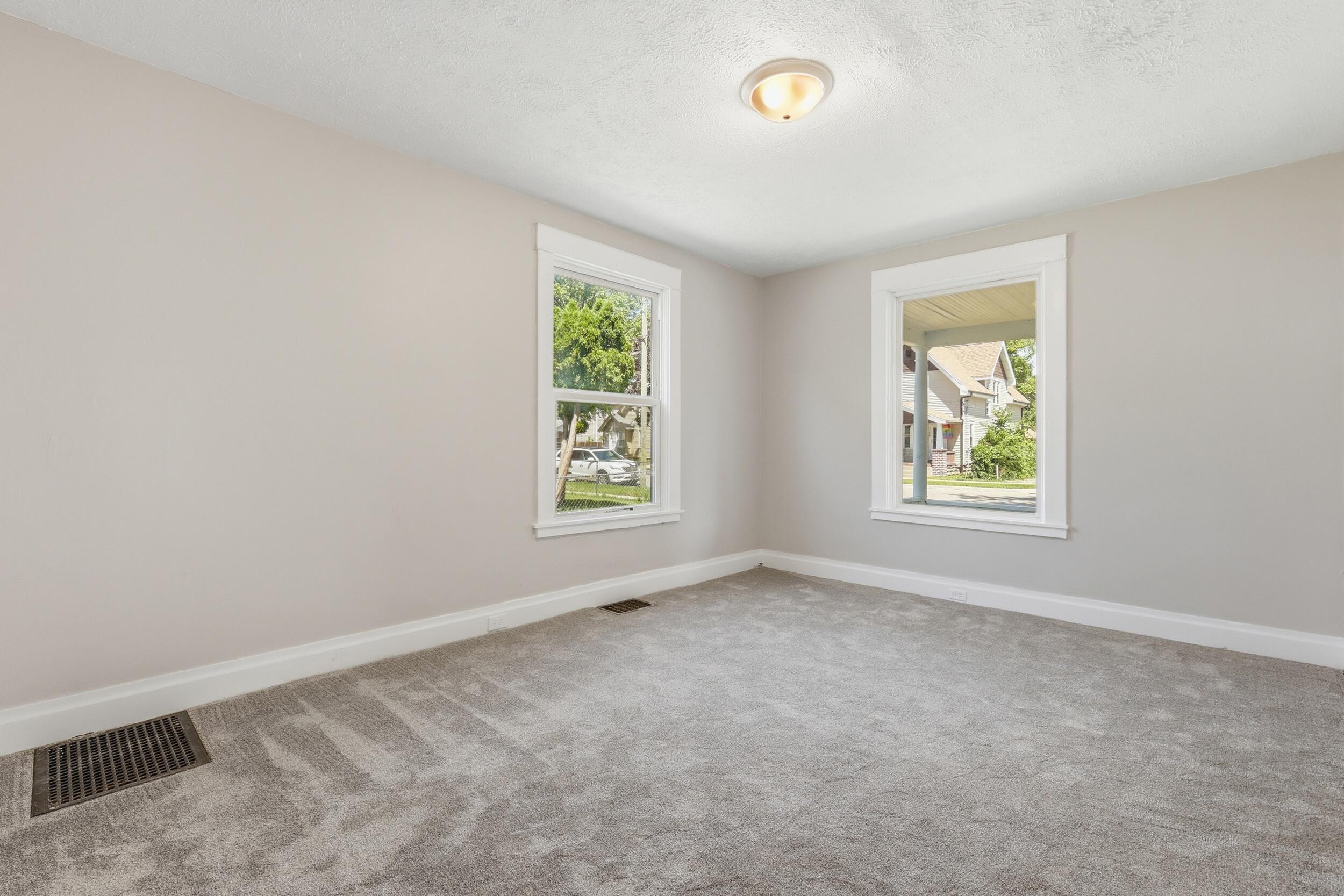 1128 Sigsbee Street SE Grand Rapids MI 49506