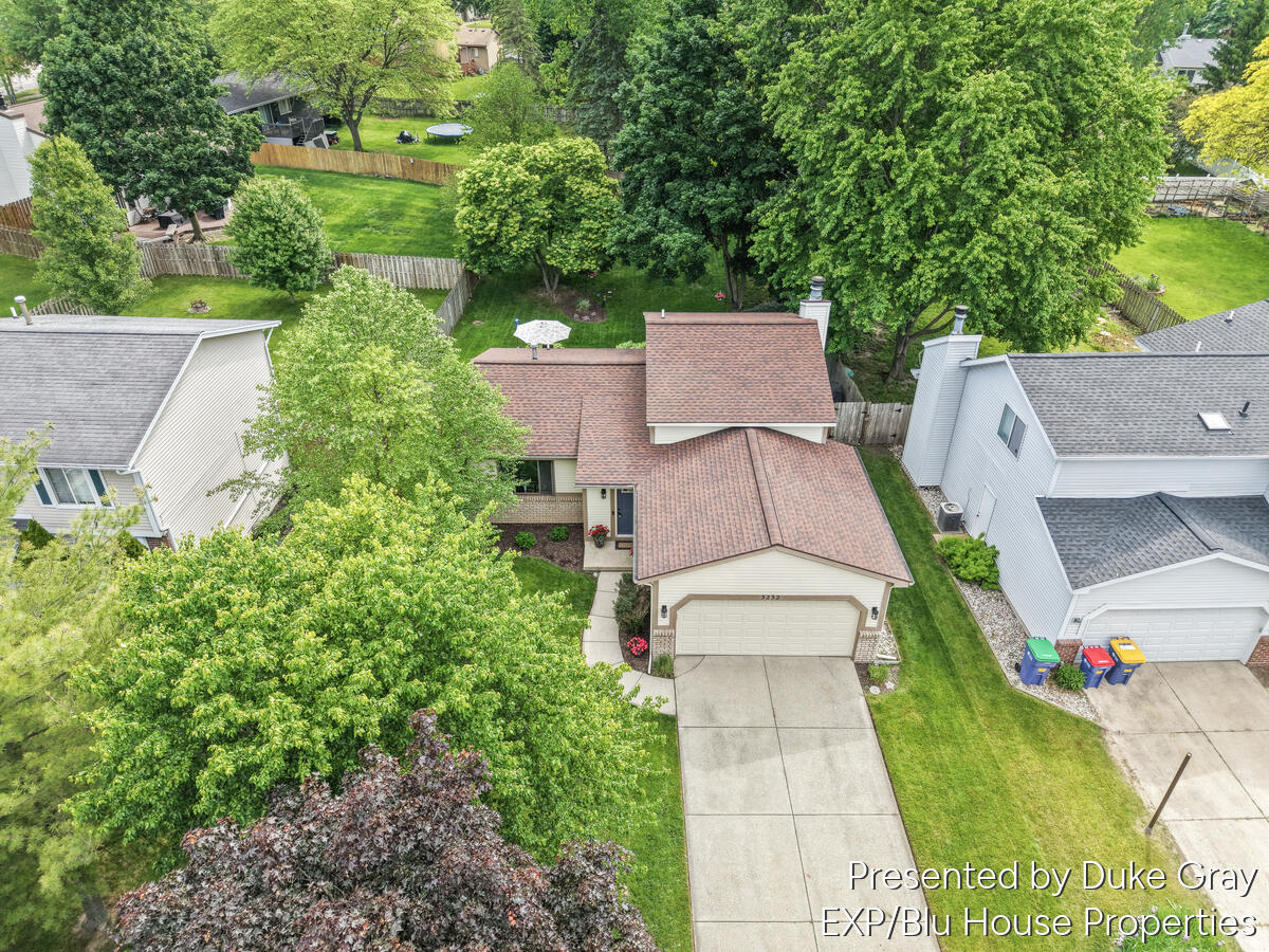 3232 Brook Trail SE Grand Rapids MI 49508
