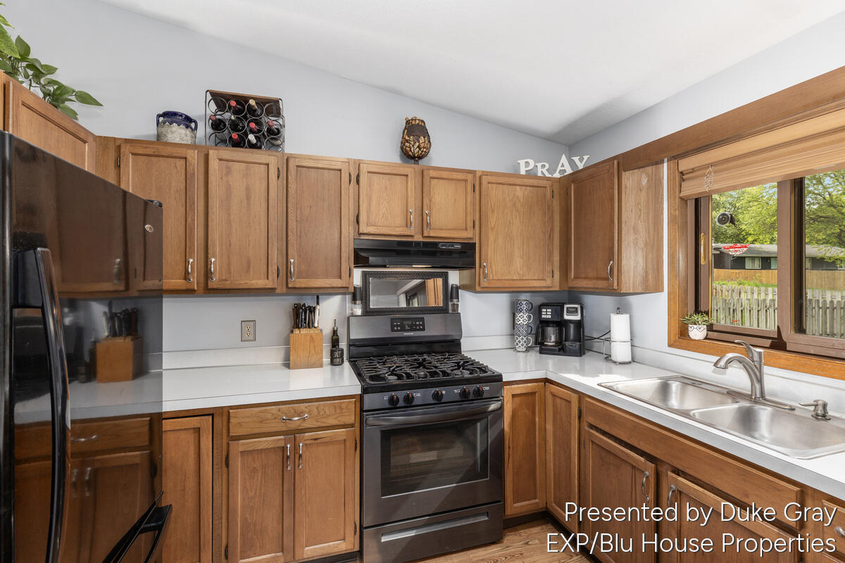 3232 Brook Trail SE Grand Rapids MI 49508