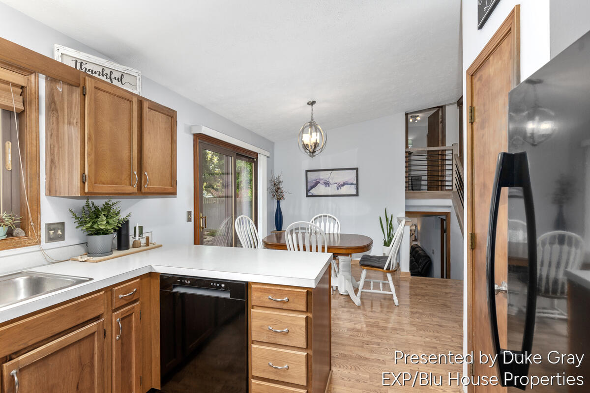 3232 Brook Trail SE Grand Rapids MI 49508