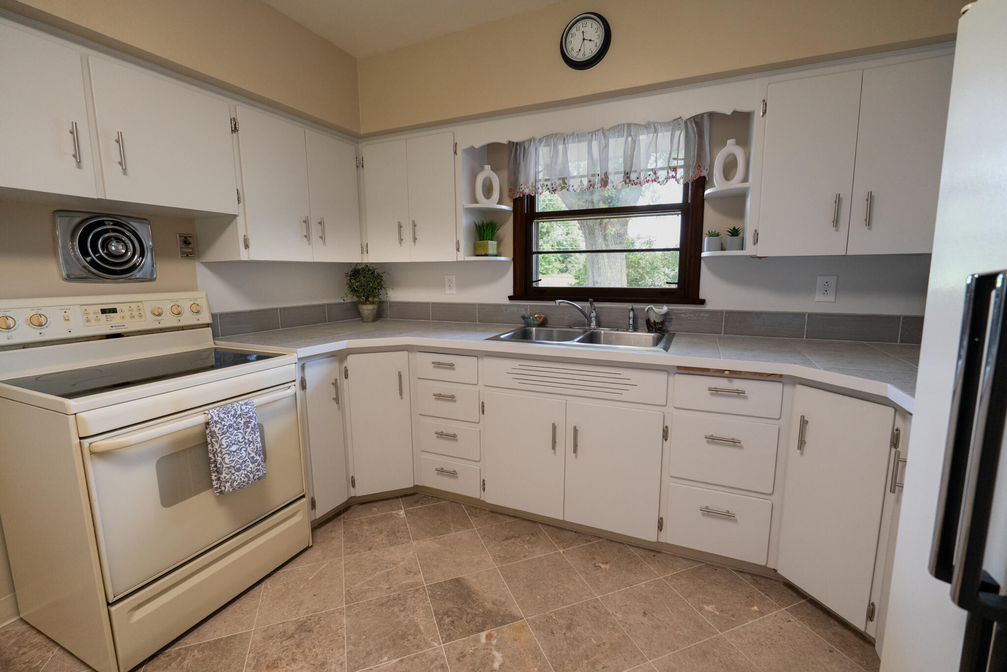 4241 136th Avenue Holland MI 49424