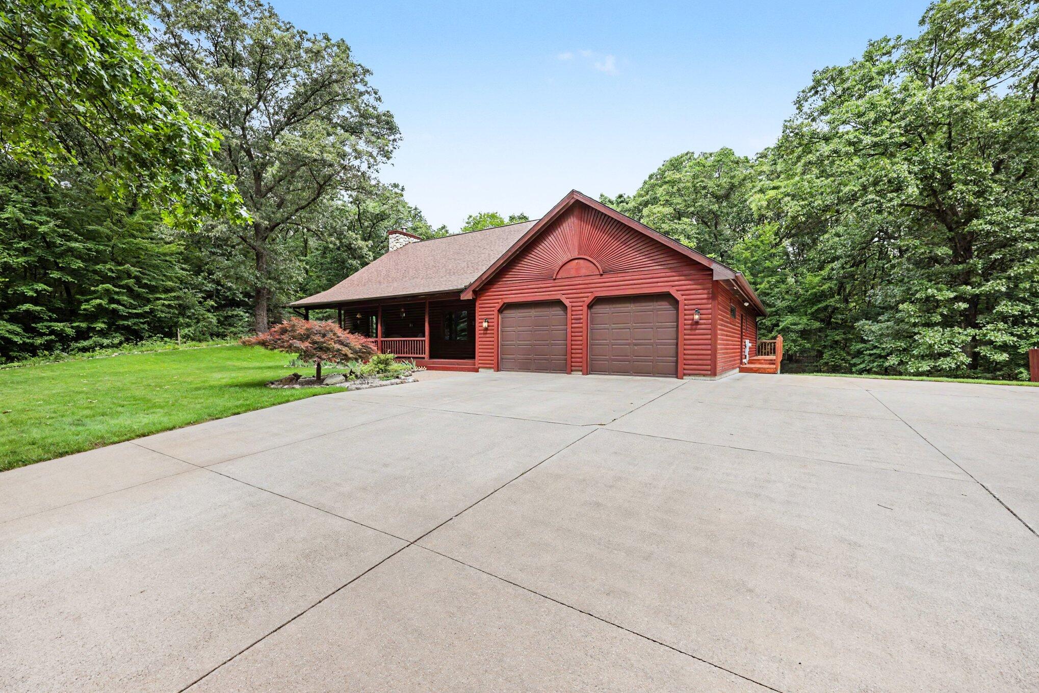 655 Auburn Trail SE Ada MI 49301