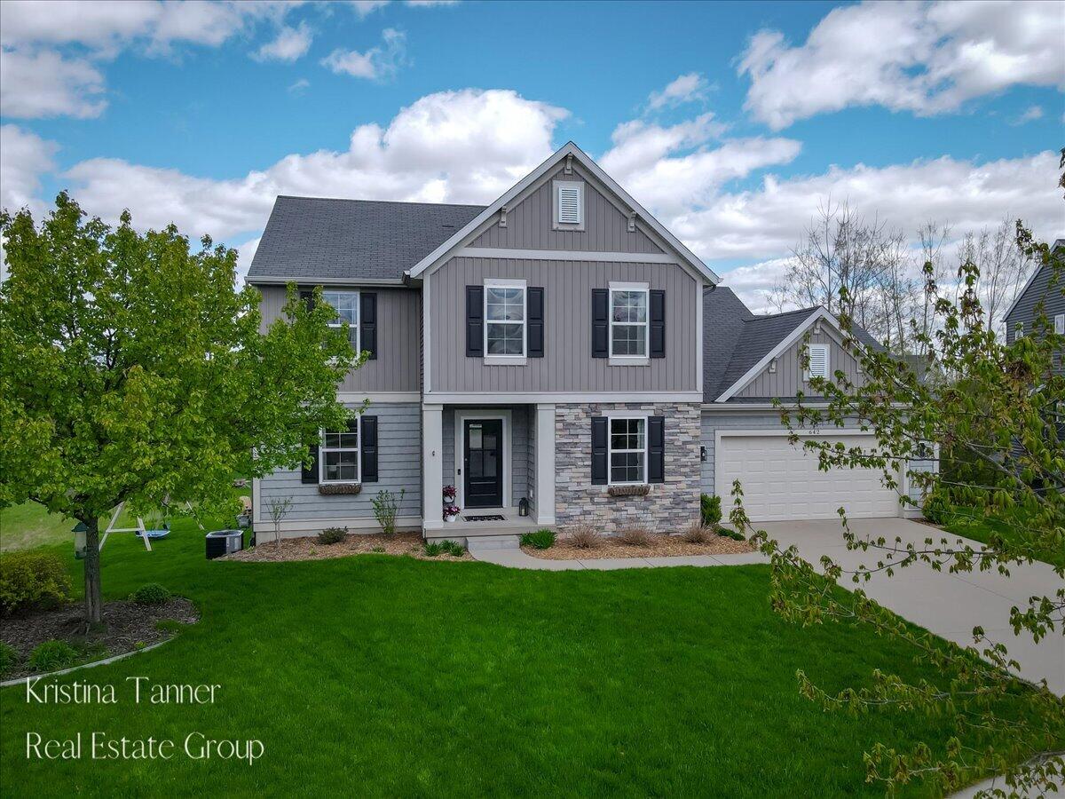 642 Echo Valley NE Rockford MI 49341