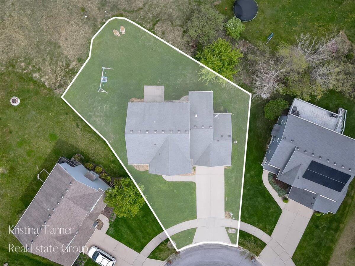 642 Echo Valley NE Rockford MI 49341