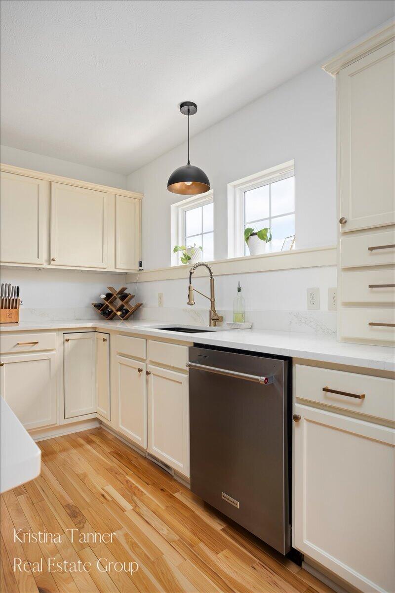 642 Echo Valley NE Rockford MI 49341
