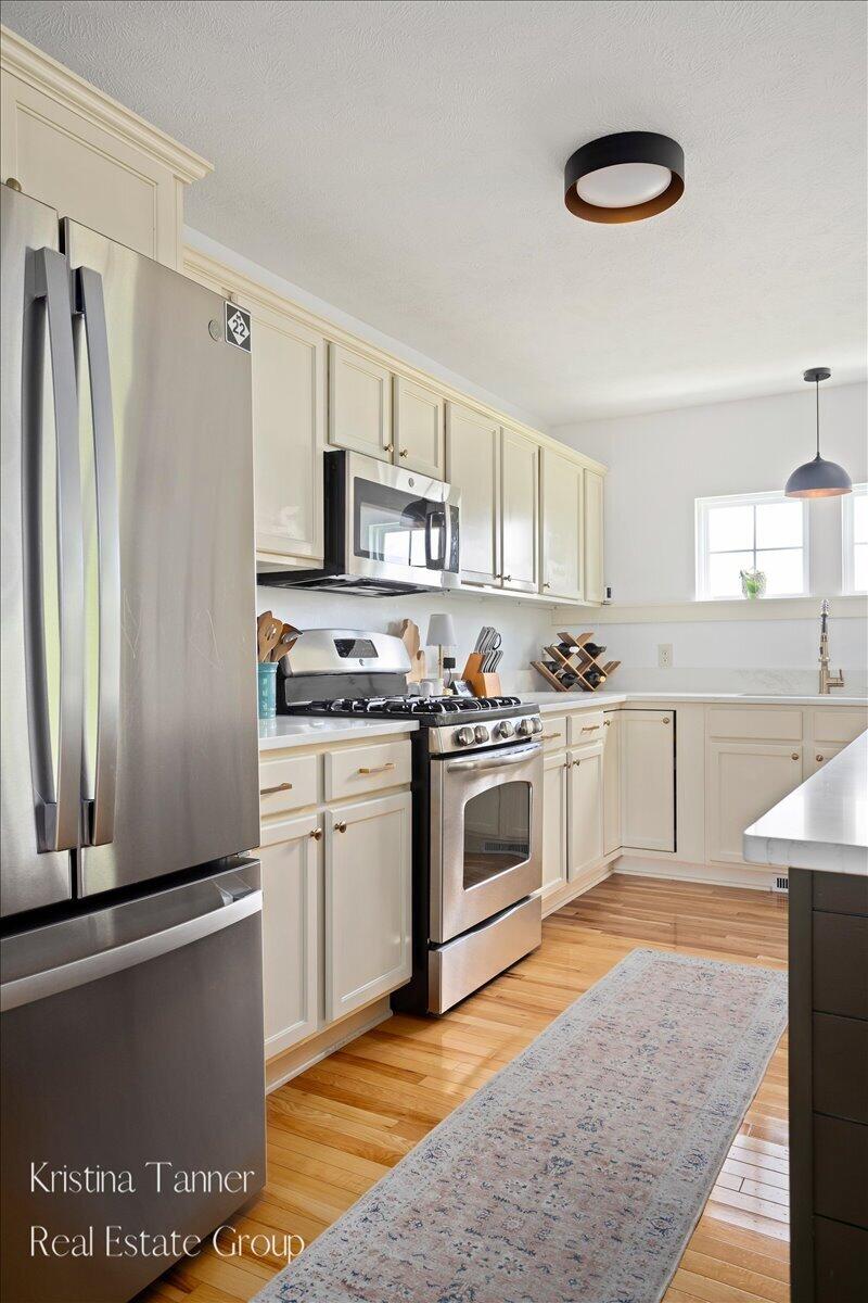 642 Echo Valley NE Rockford MI 49341