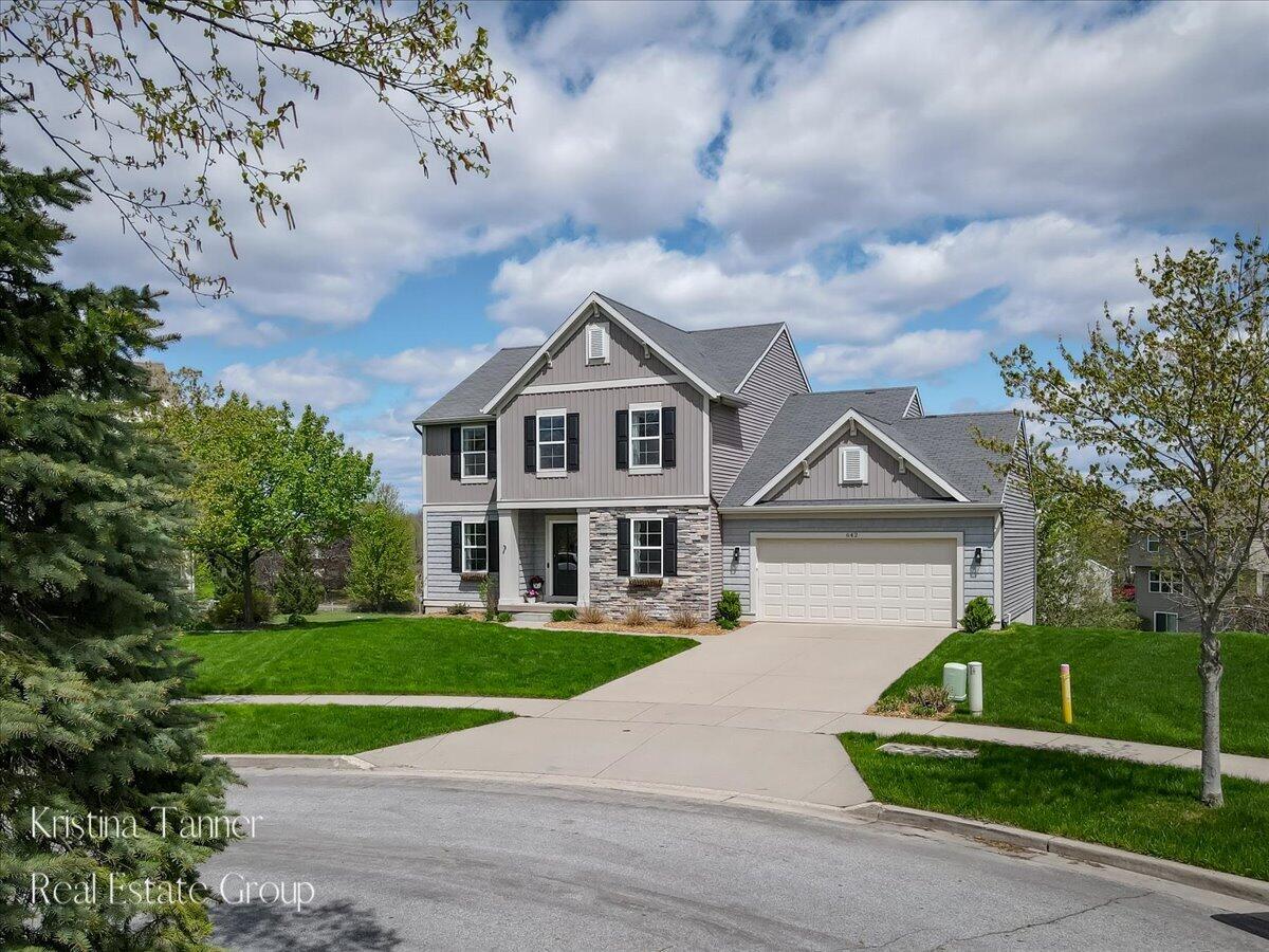 642 Echo Valley NE Rockford MI 49341