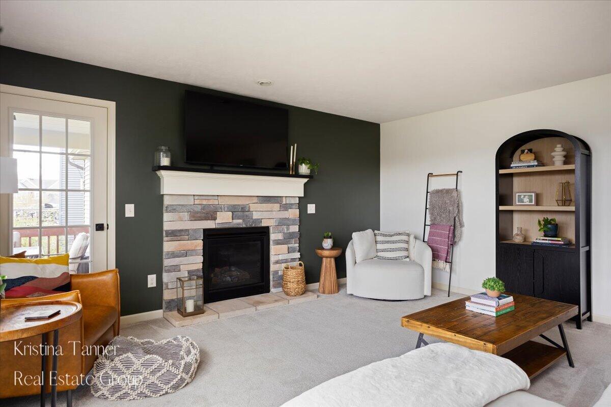 642 Echo Valley NE Rockford MI 49341