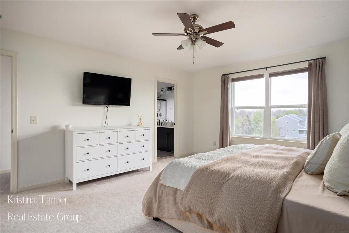 642 Echo Valley NE Rockford MI 49341