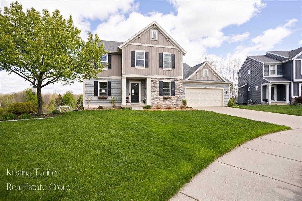 642 Echo Valley NE Rockford MI 49341