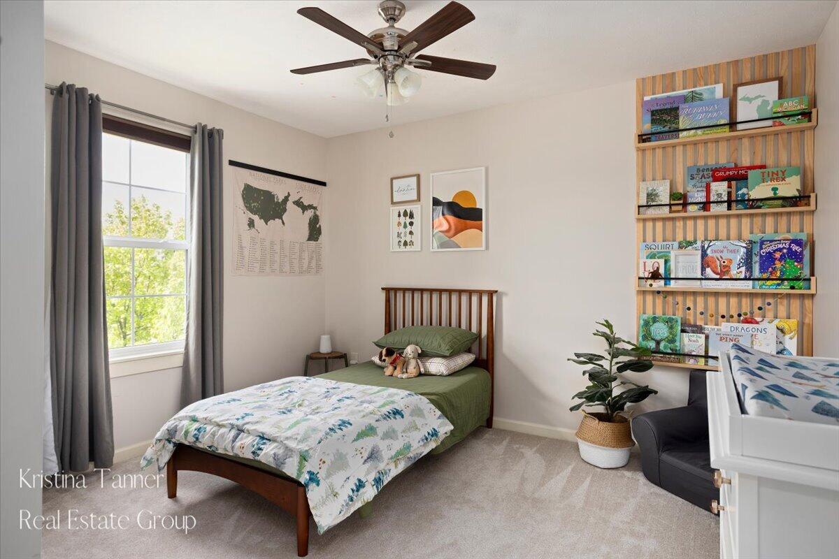 642 Echo Valley NE Rockford MI 49341