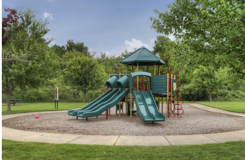 642 Echo Valley NE Rockford MI 49341