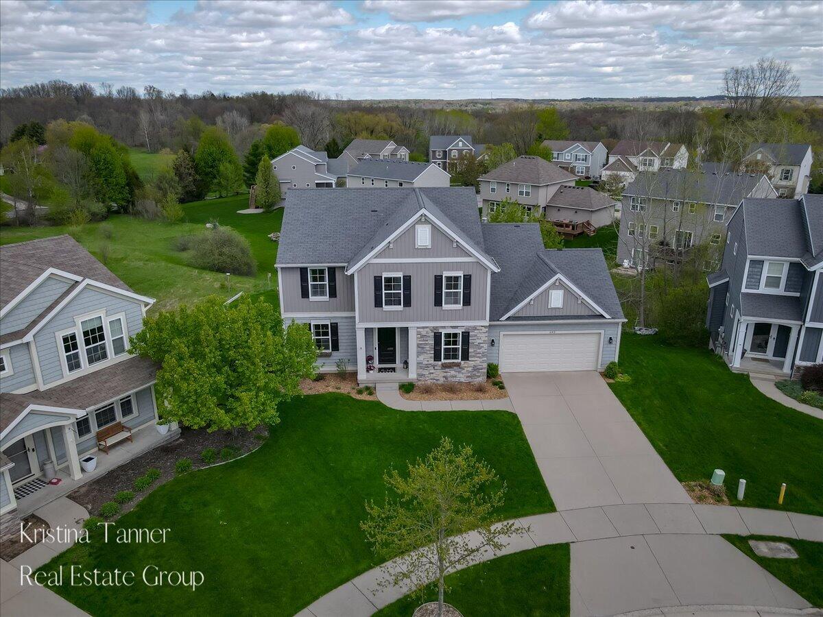 642 Echo Valley NE Rockford MI 49341