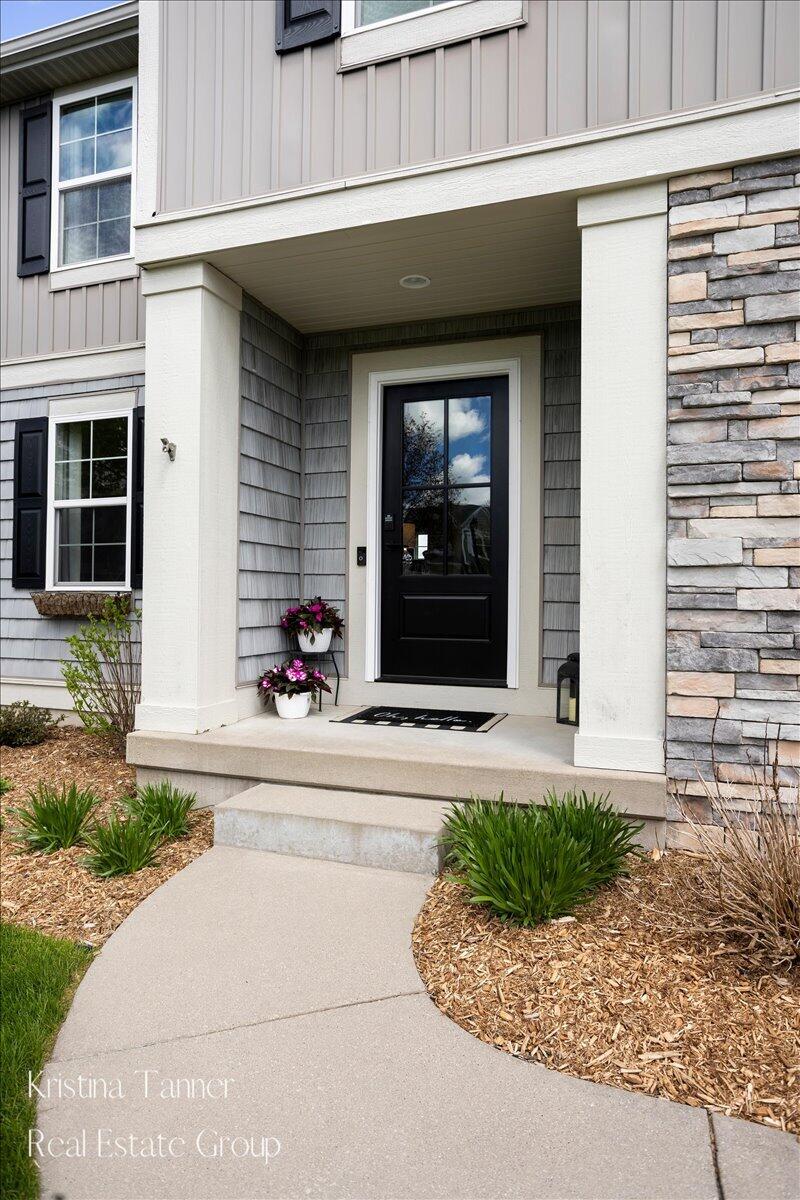 642 Echo Valley NE Rockford MI 49341