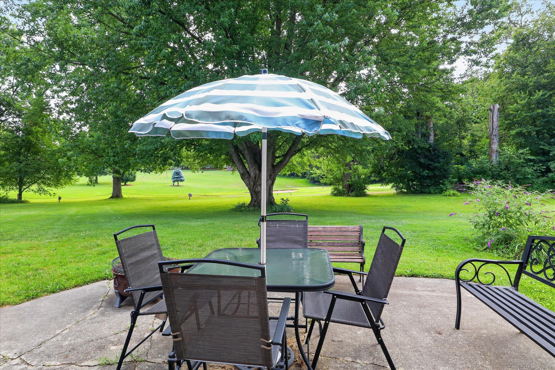 22279 Loupee Drive Cassopolis MI 49031
