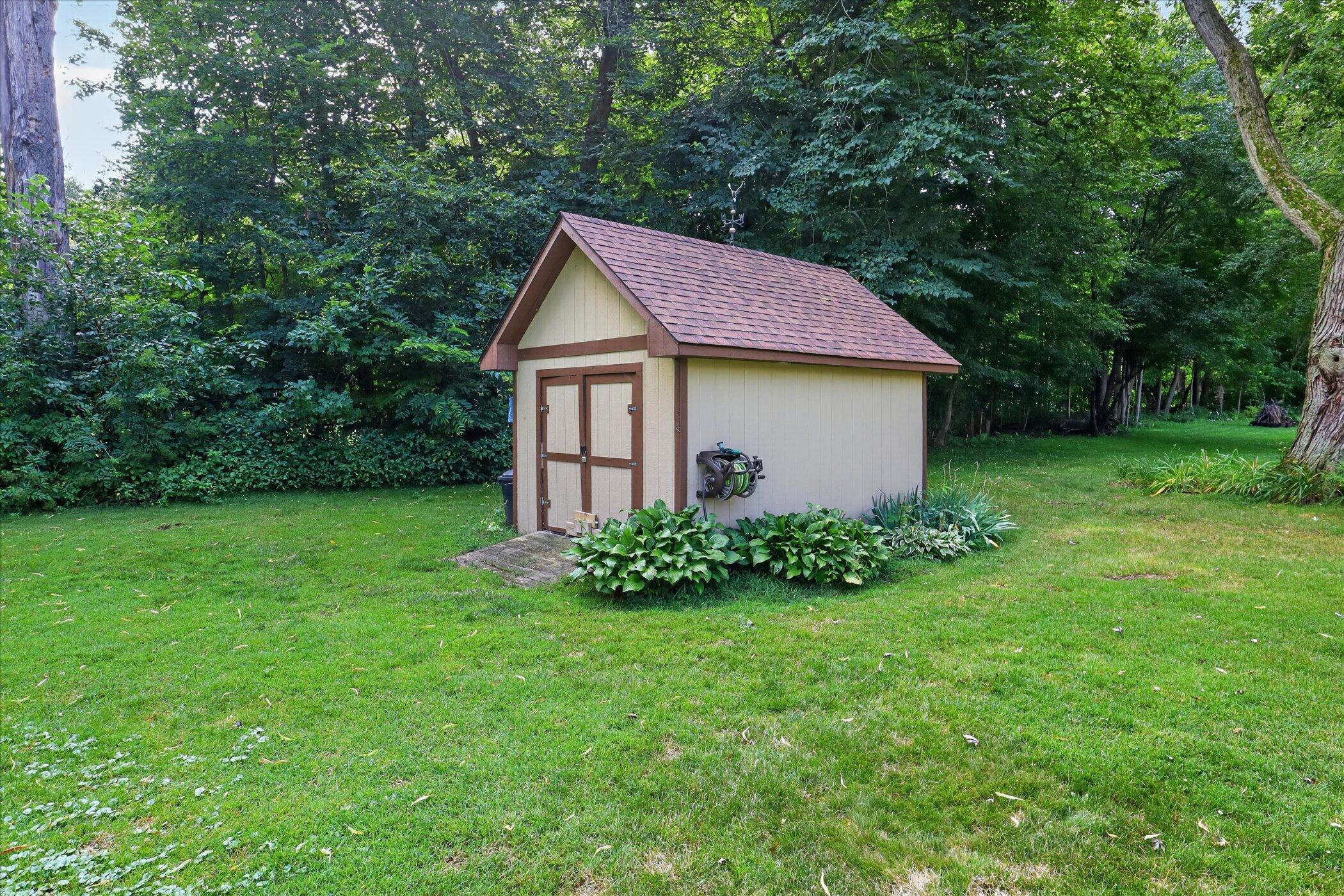 22279 Loupee Drive Cassopolis MI 49031