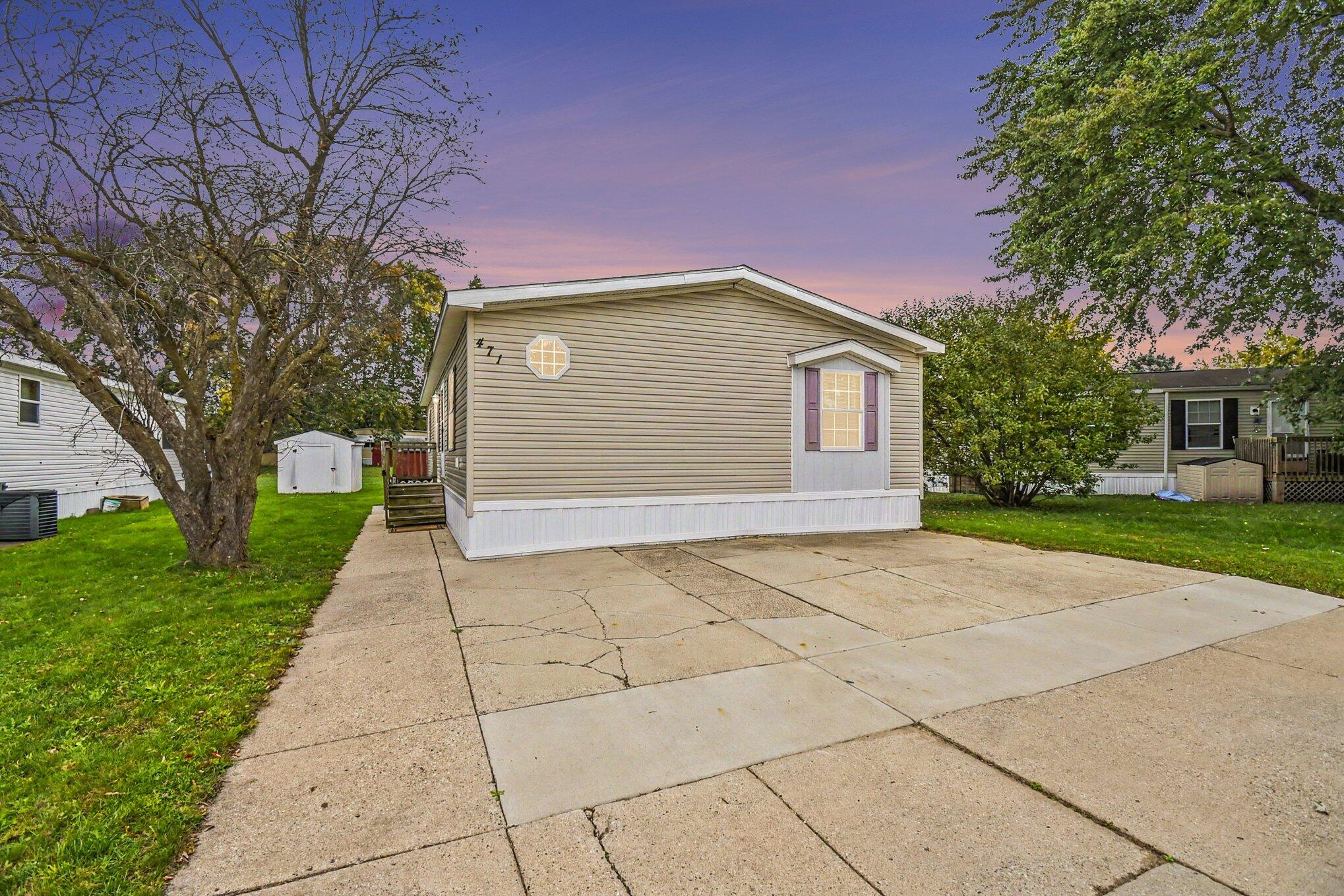 471 N Kippen Drive SE Grand Rapids MI 49548