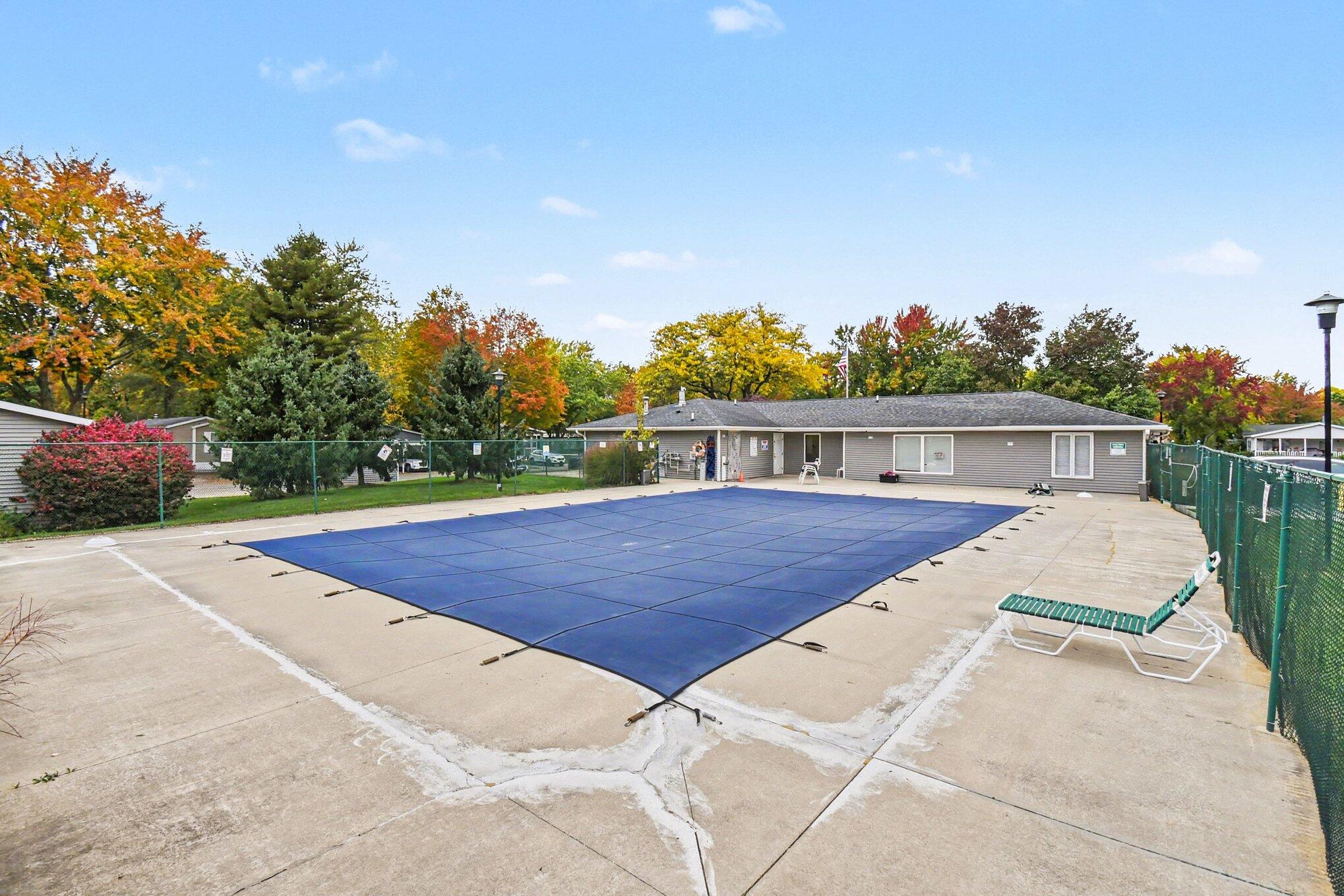 471 N Kippen Drive SE Grand Rapids MI 49548