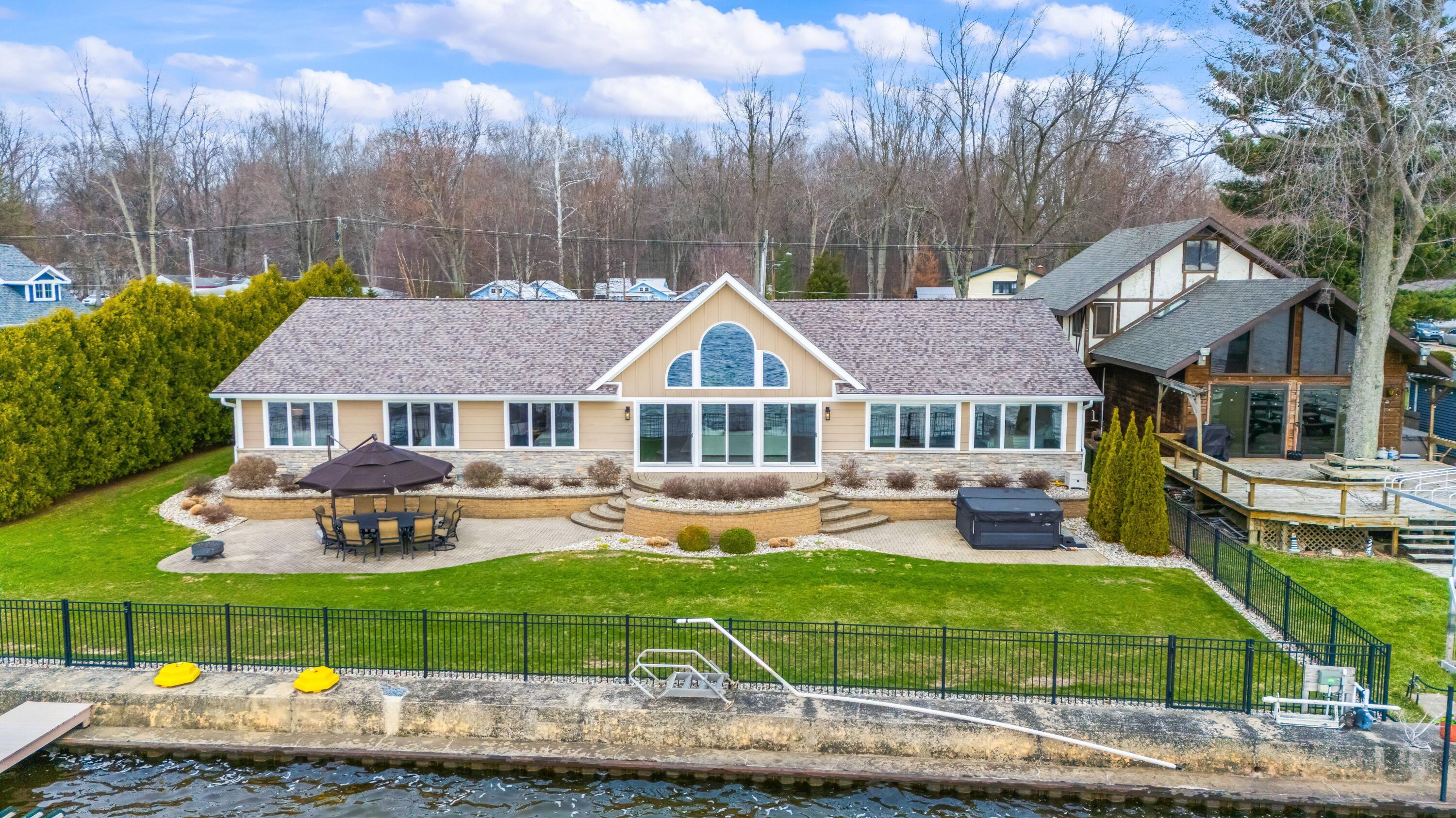 5363 Paw Paw Lake Road Coloma MI 49038
