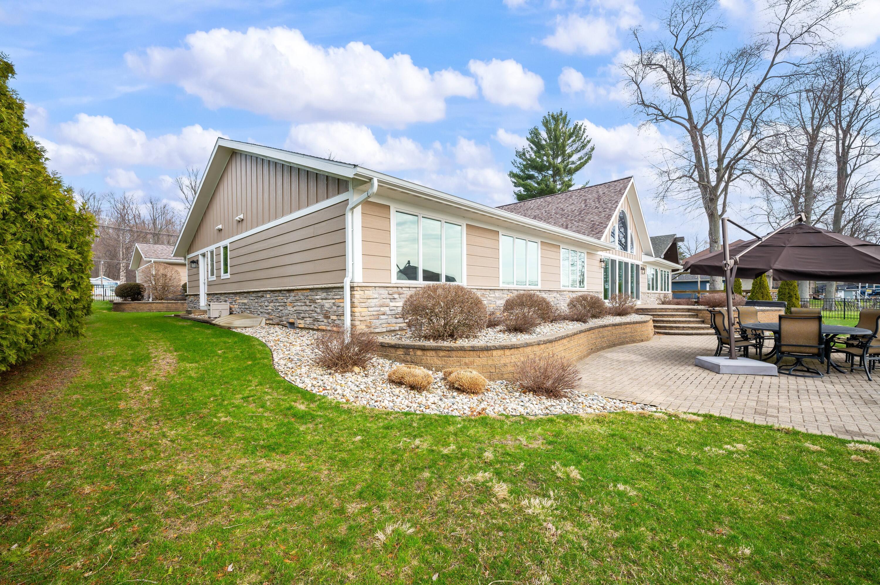 5363 Paw Paw Lake Road Coloma MI 49038