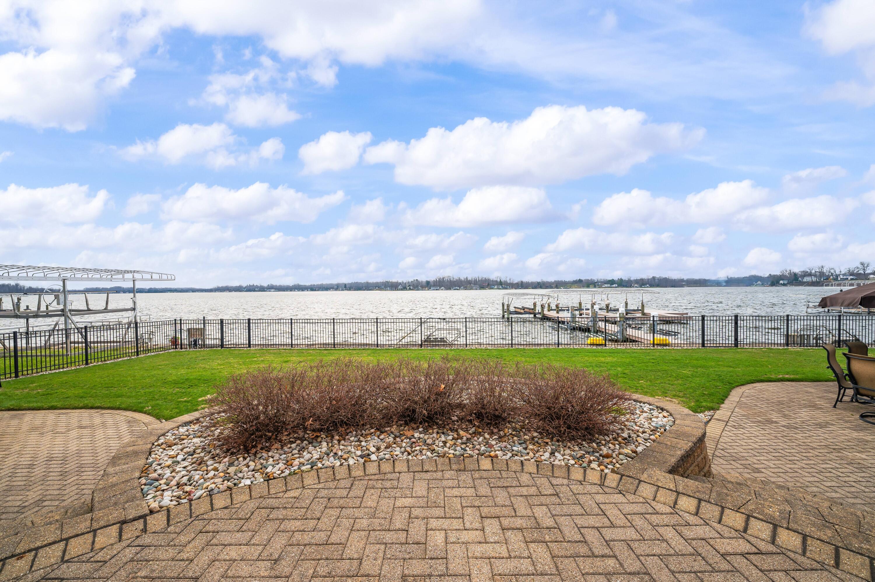 5363 Paw Paw Lake Road Coloma MI 49038