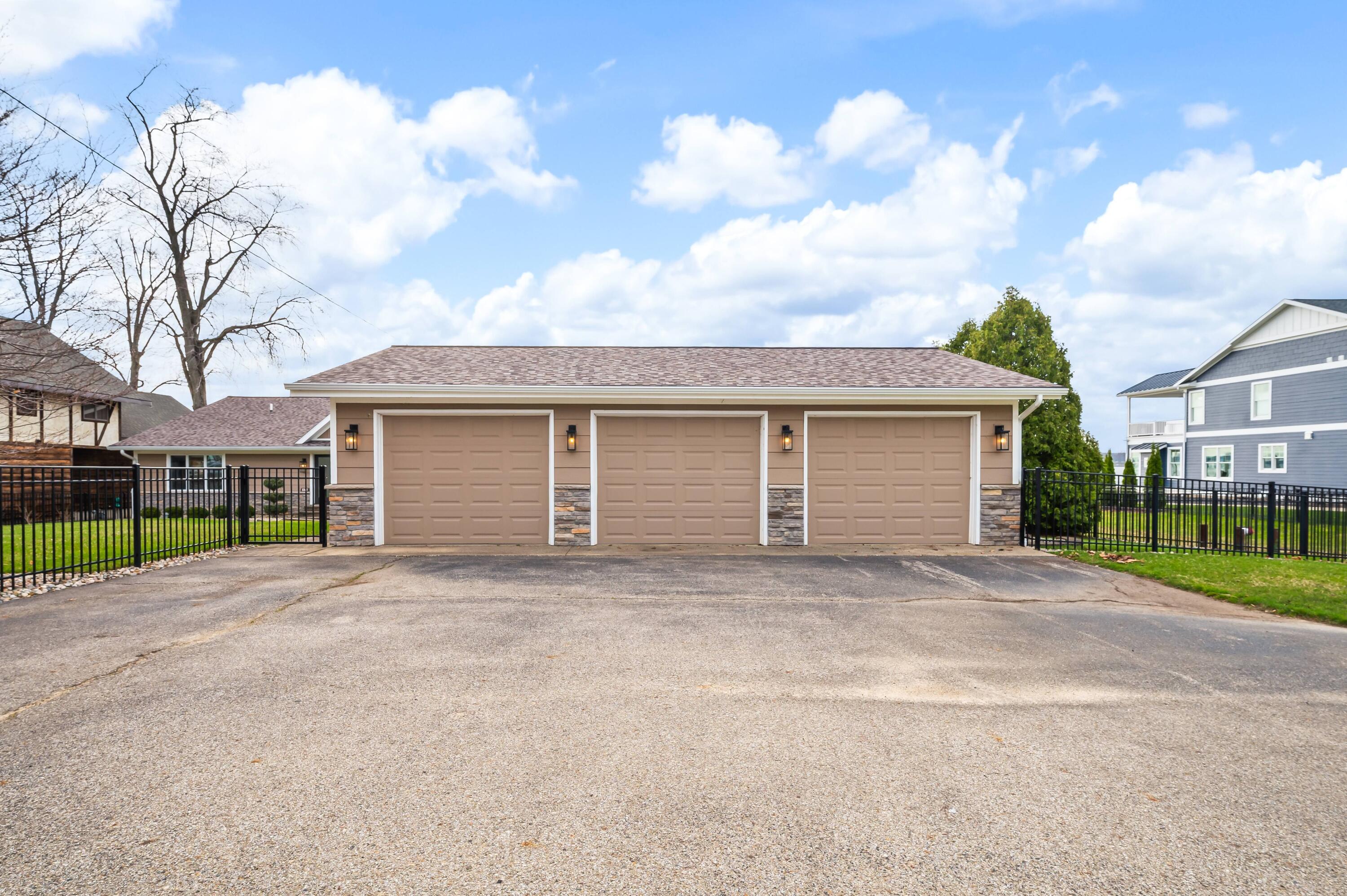 5363 Paw Paw Lake Road Coloma MI 49038