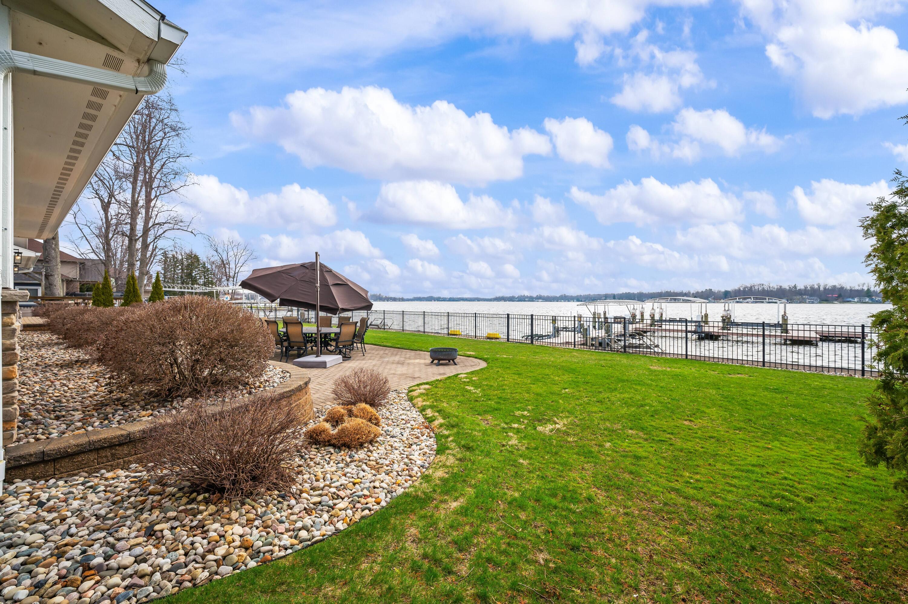 5363 Paw Paw Lake Road Coloma MI 49038