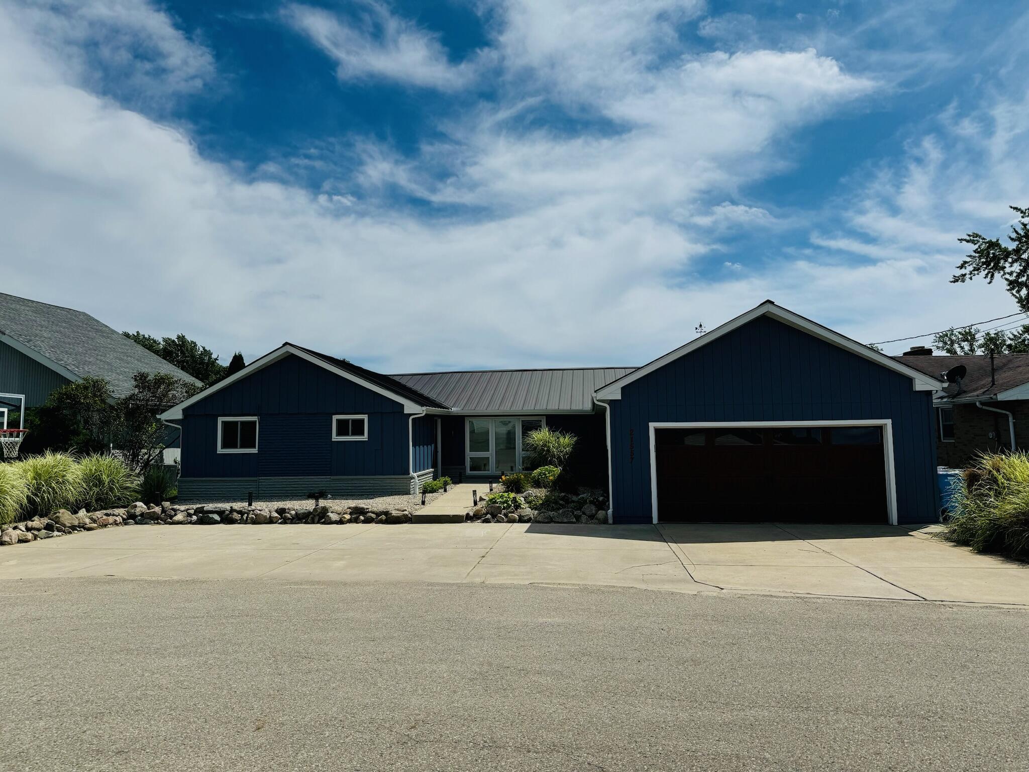 21557 Lake Street Cassopolis MI 49031