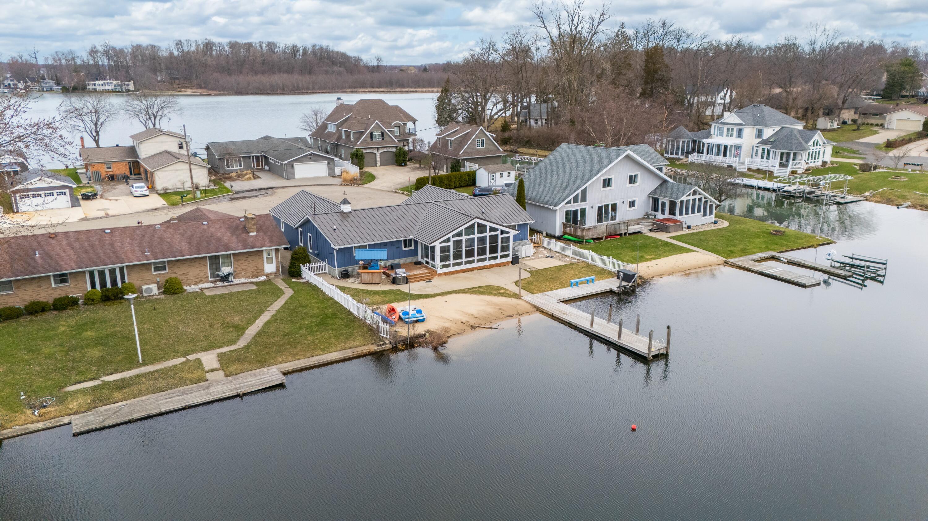 21557 Lake Street Cassopolis MI 49031