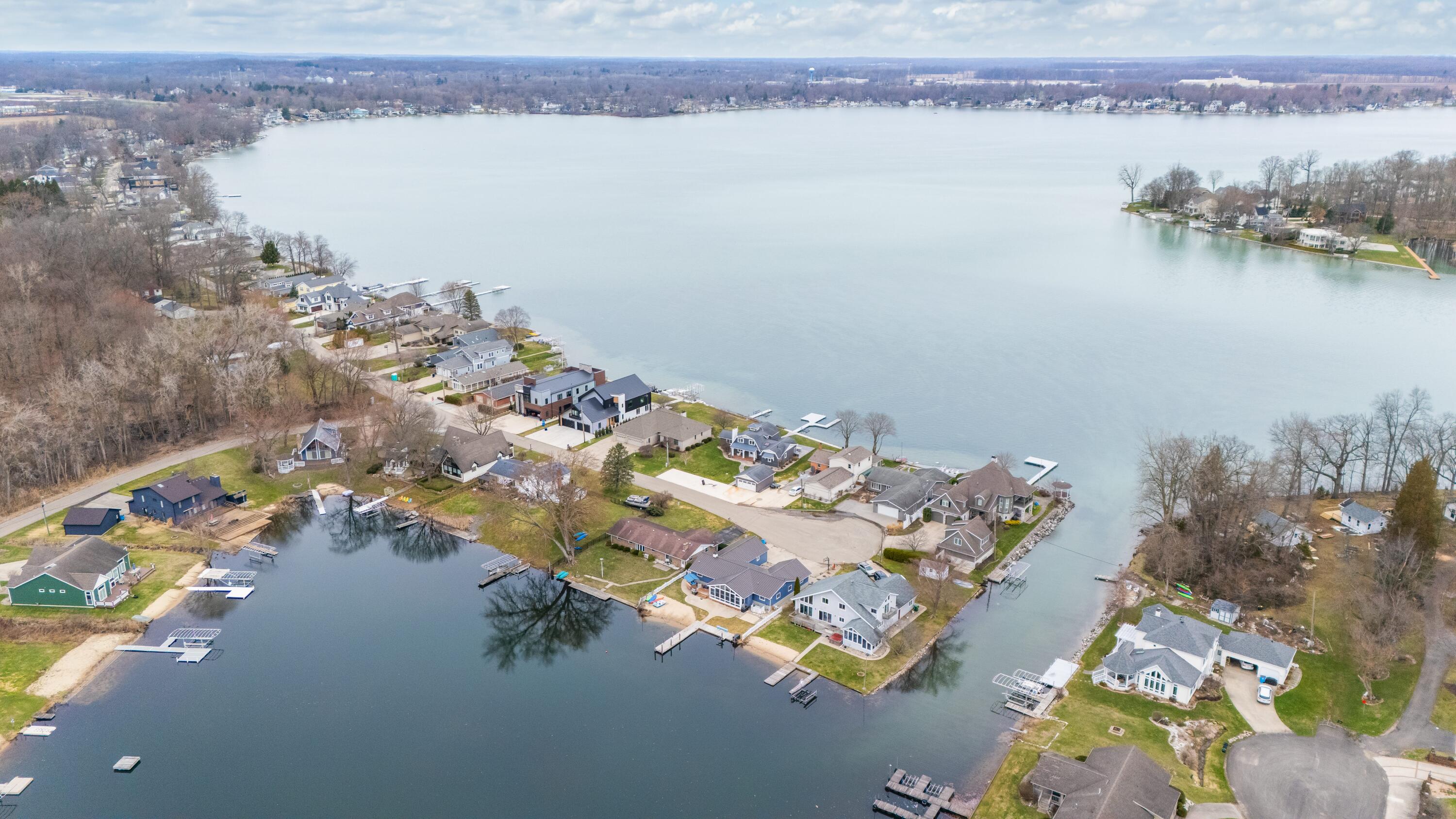 21557 Lake Street Cassopolis MI 49031