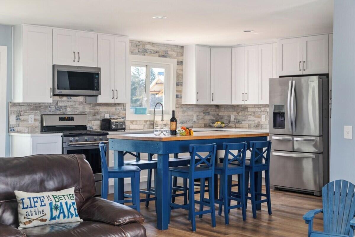 21557 Lake Street Cassopolis MI 49031