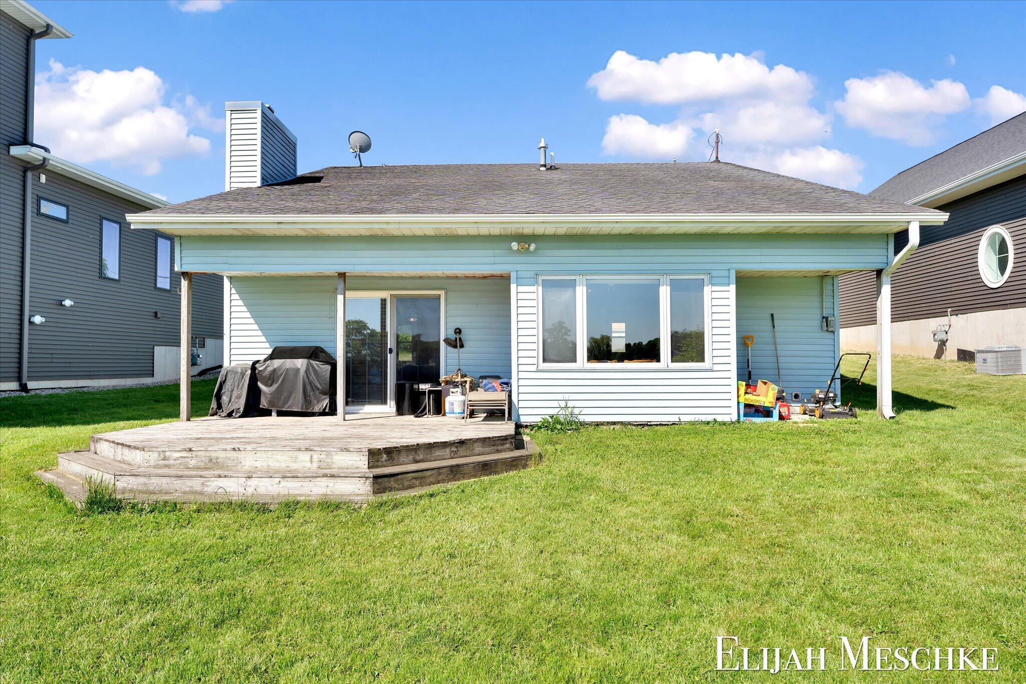 10207 Poplar Drive NE Rockford MI 49341