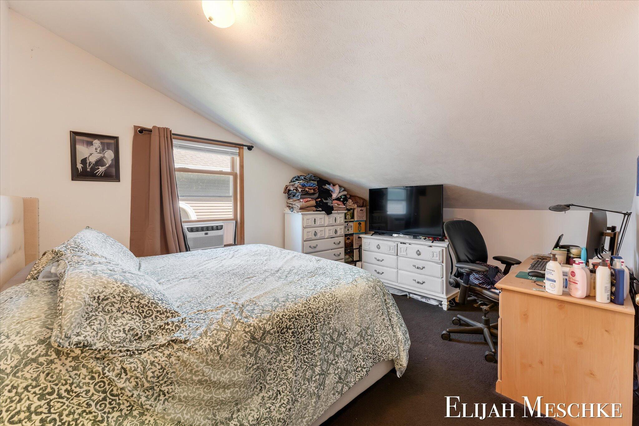 10207 Poplar Drive NE Rockford MI 49341