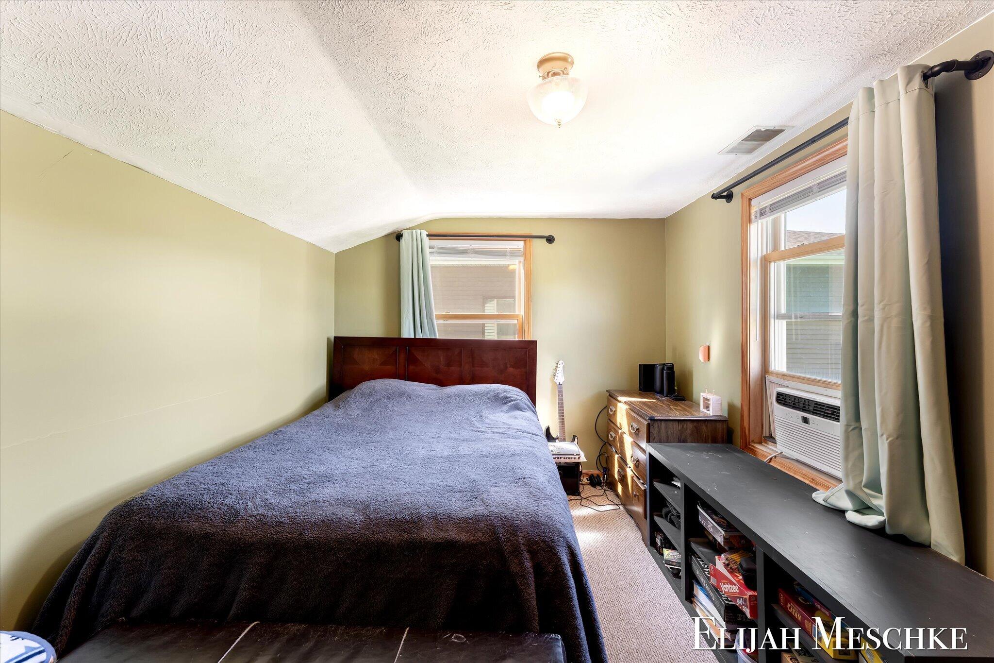 10207 Poplar Drive NE Rockford MI 49341