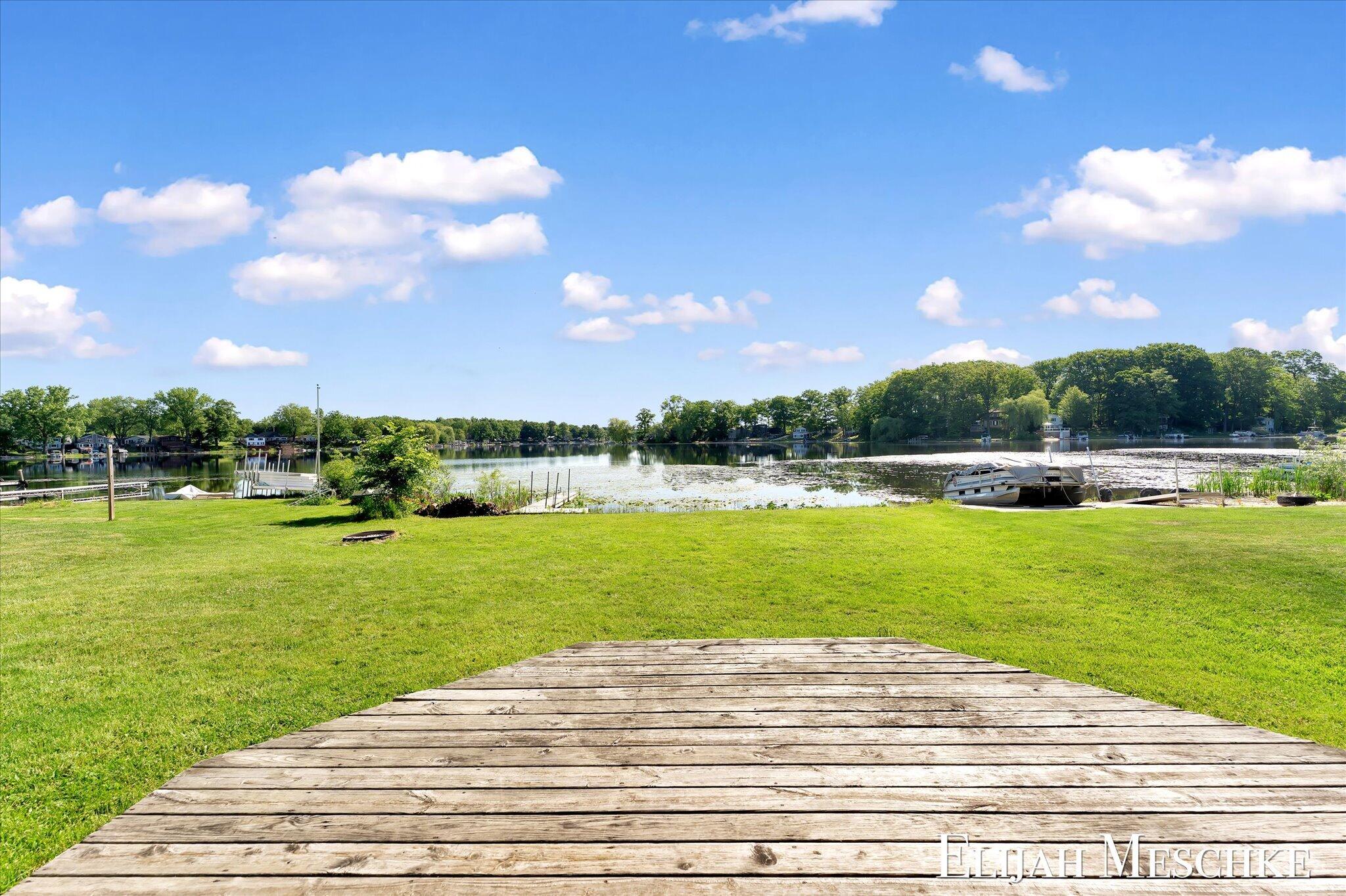 10207 Poplar Drive NE Rockford MI 49341