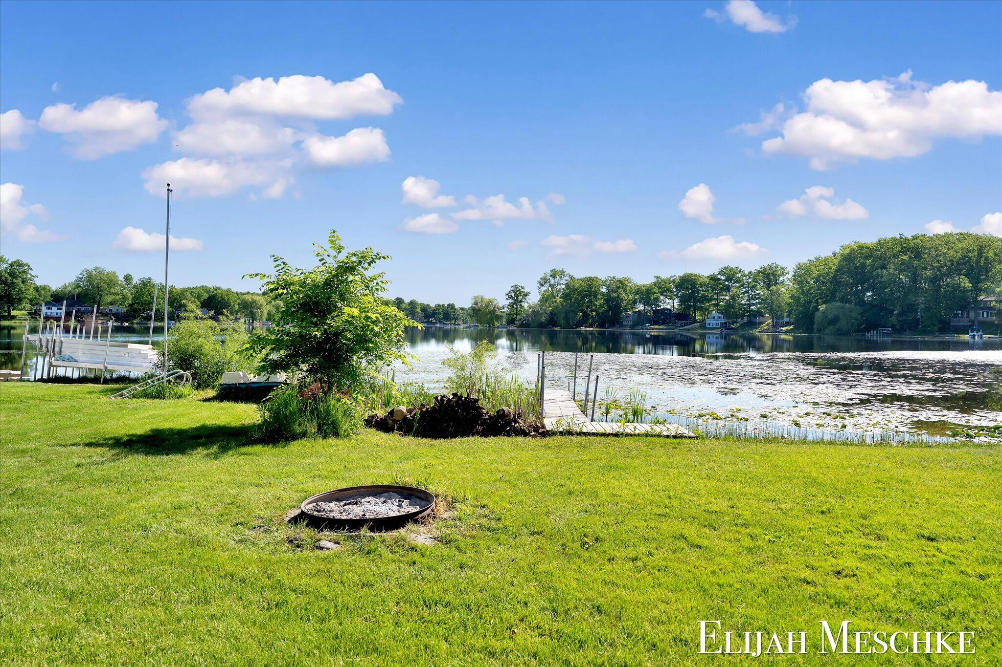 10207 Poplar Drive NE Rockford MI 49341