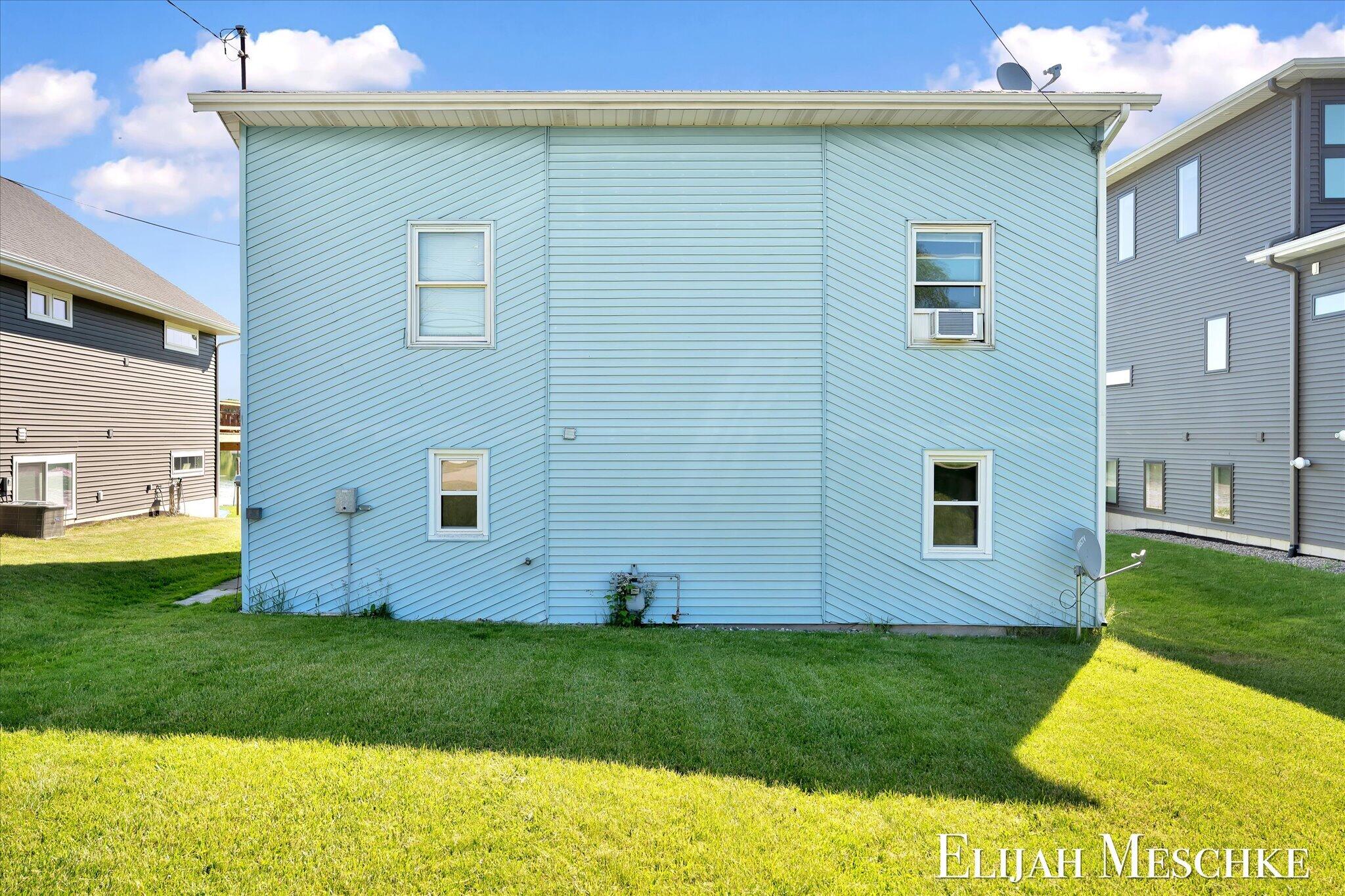 10207 Poplar Drive NE Rockford MI 49341