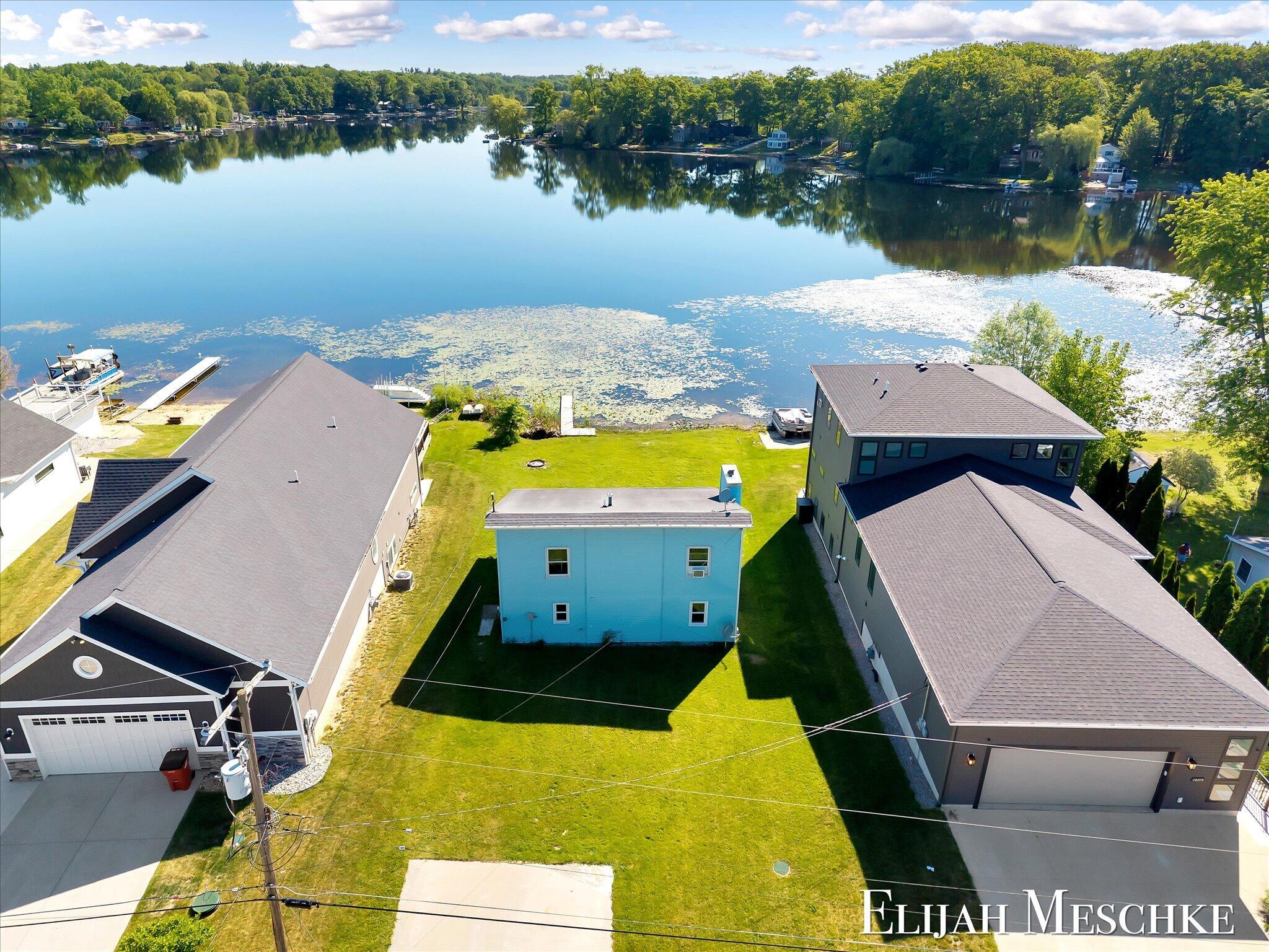 10207 Poplar Drive NE Rockford MI 49341