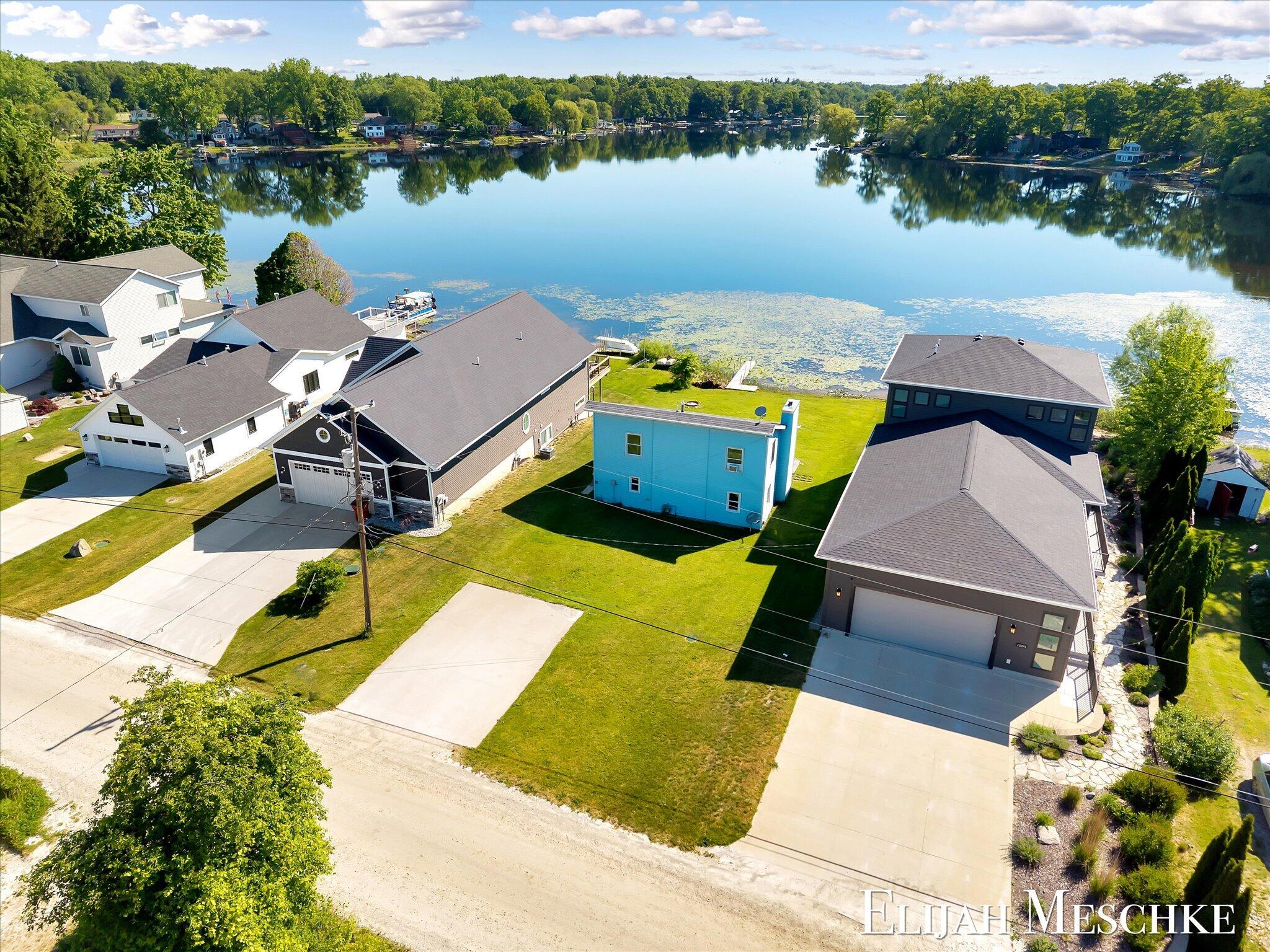 10207 Poplar Drive NE Rockford MI 49341