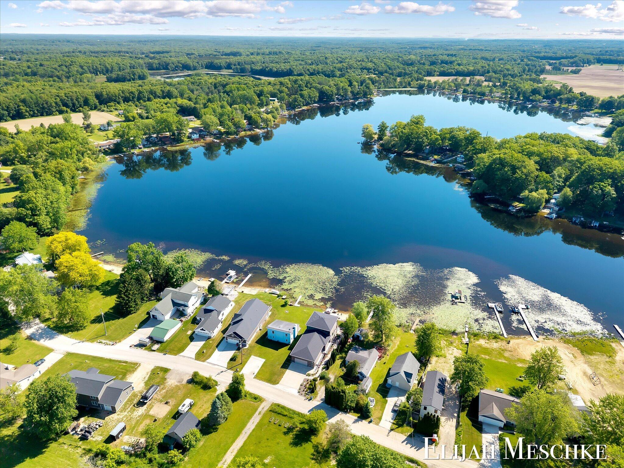 10207 Poplar Drive NE Rockford MI 49341