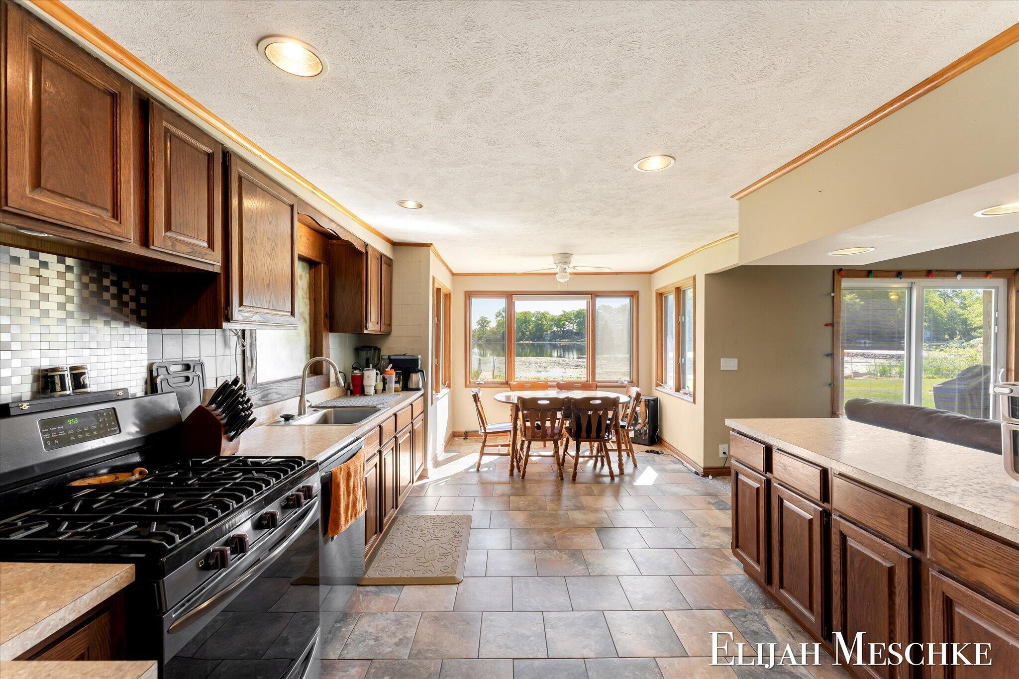 10207 Poplar Drive NE Rockford MI 49341