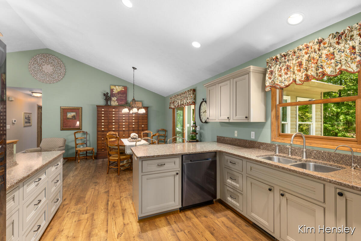 8160 Oakview Ridge Drive NE Rockford MI 49341