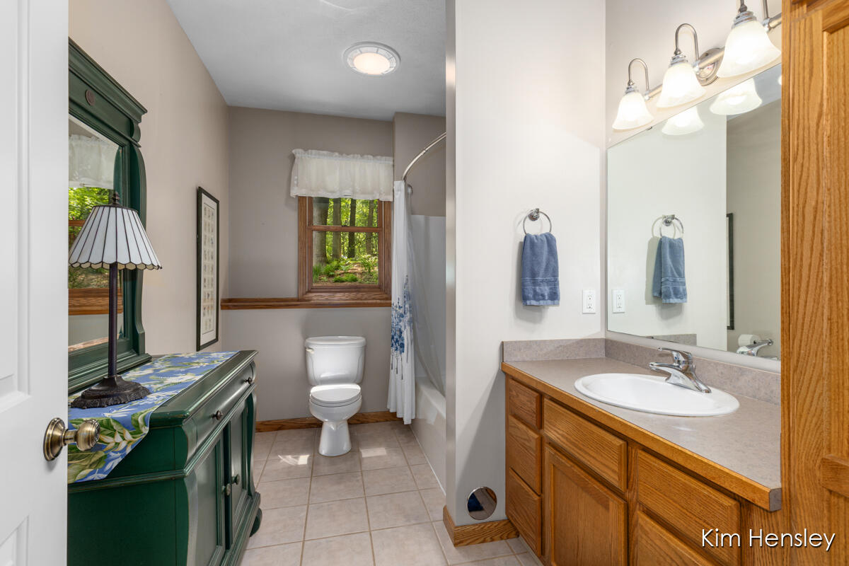 8160 Oakview Ridge Drive NE Rockford MI 49341