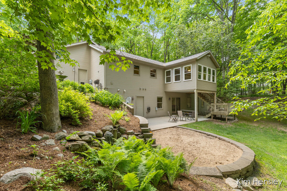 8160 Oakview Ridge Drive NE Rockford MI 49341