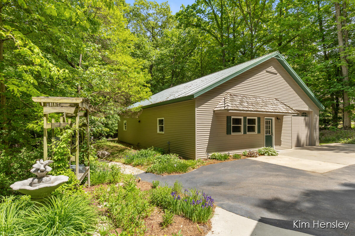 8160 Oakview Ridge Drive NE Rockford MI 49341