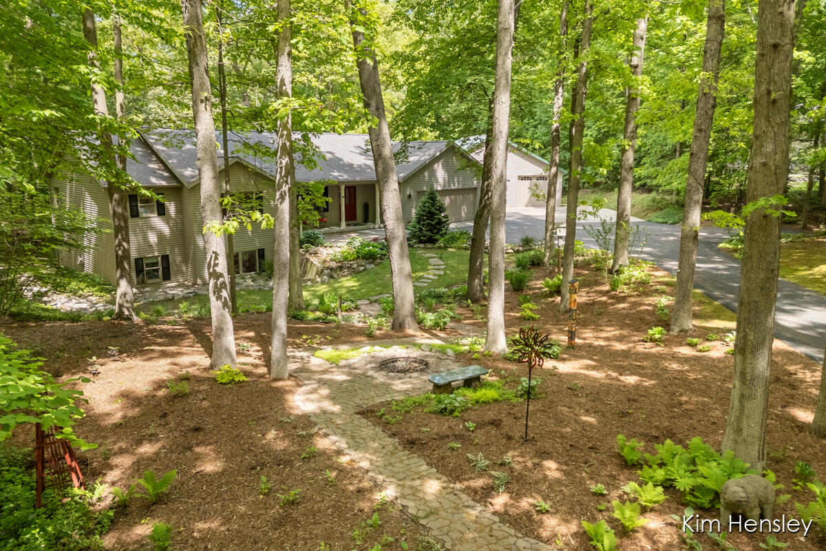 8160 Oakview Ridge Drive NE Rockford MI 49341