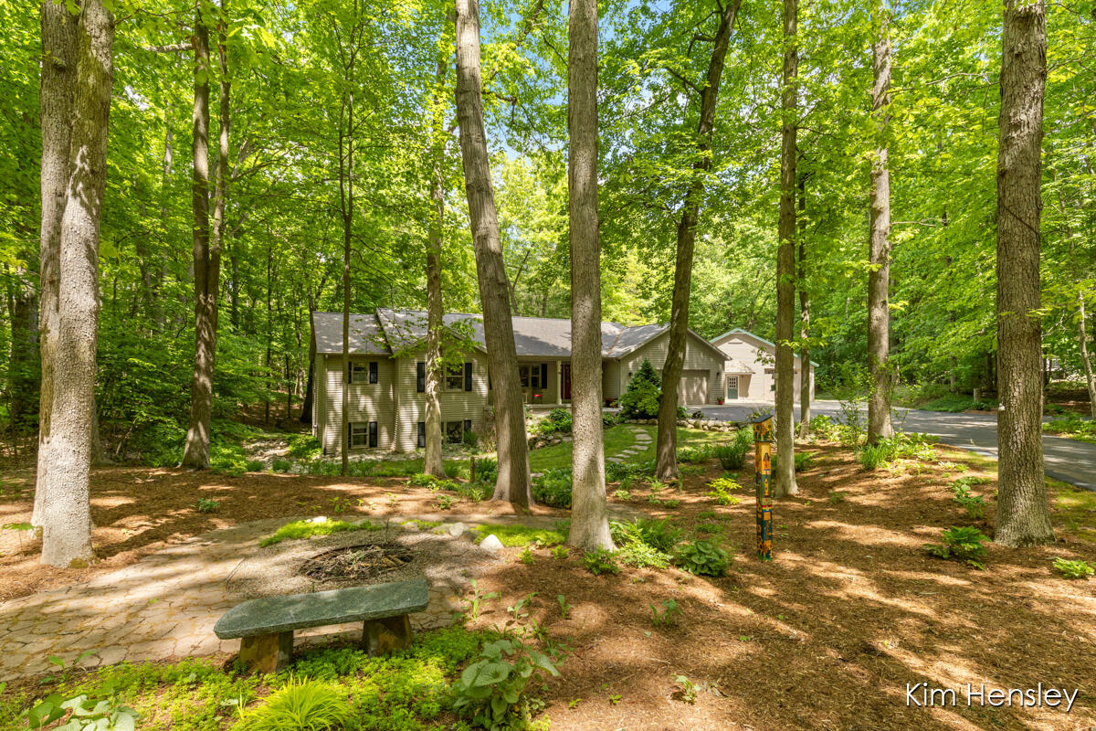 8160 Oakview Ridge Drive NE Rockford MI 49341